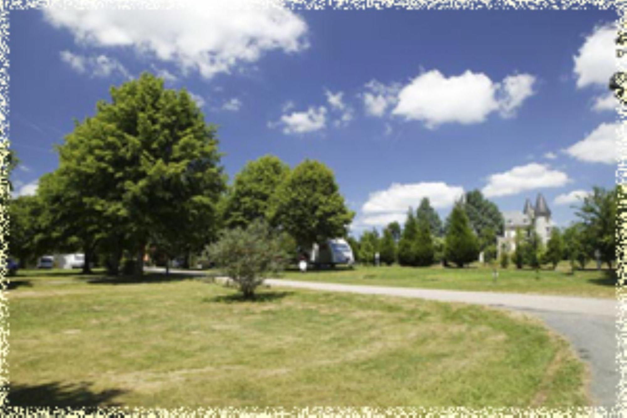 Hotellerie De Plein Air Camping Leychoisier Bonnac-la-Côte Εξωτερικό φωτογραφία